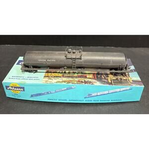 Athearn HO Scale 1526 Union Pacific 62' Tank Car Black Assembled Box